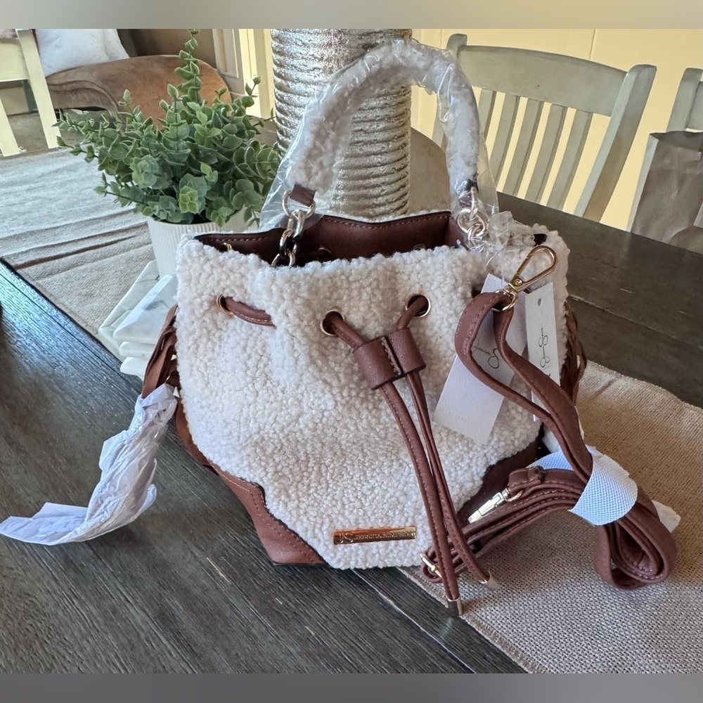 JS Jessica Simpson Raelyn Bucket Bag - Picture 6 of 10